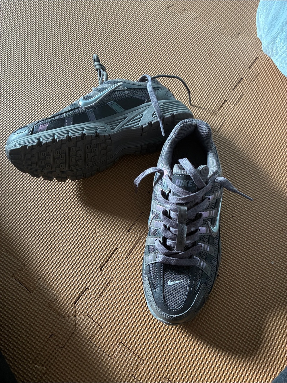 Nike P-6000 sneakers
Men's Gray and Black Mesh Running Sneakers